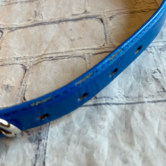 WOMENS BLUE GENUINE LEATHER BELT WITH SILVER BUCKLE WITH HANG TAG - Picture 5 of 8